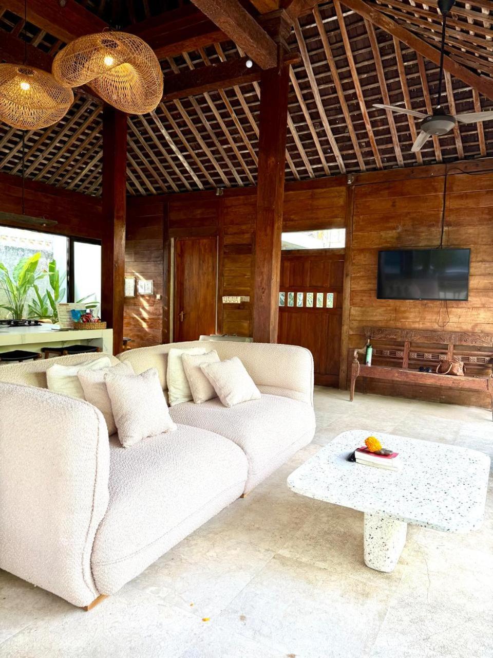 Elegant Villa Casabianca - Tropical Pool & Garden, Near Potato Head Beach Club! Seminyak Dış mekan fotoğraf